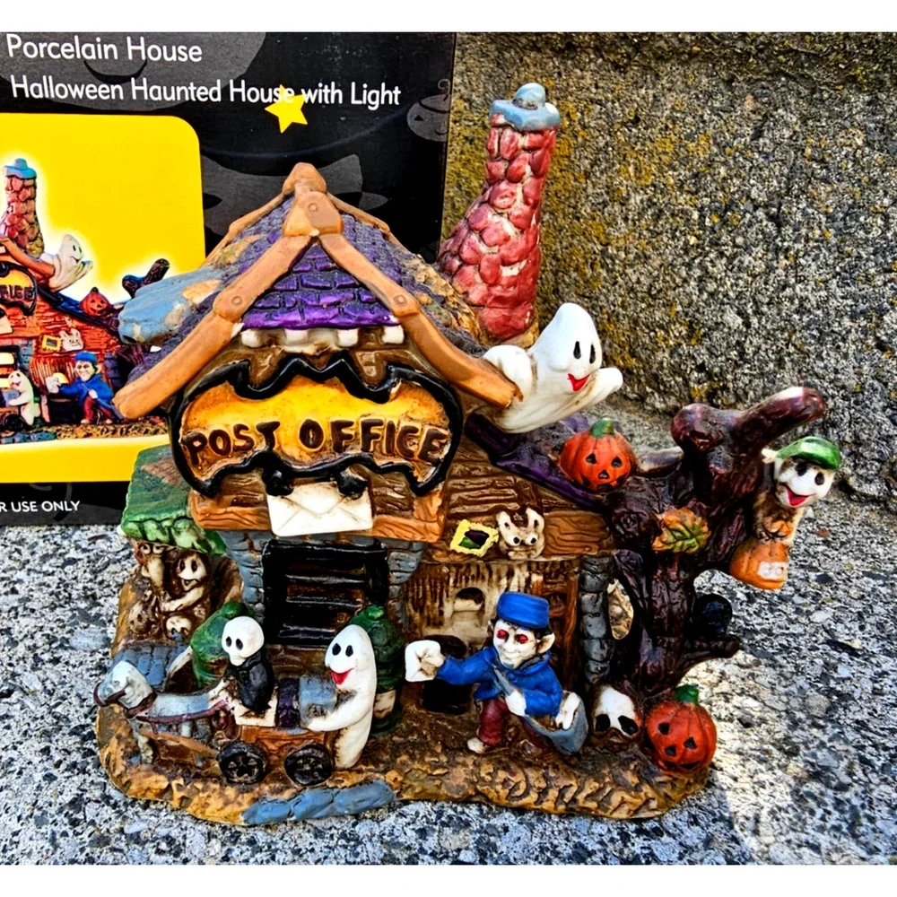 2002 Spooky Hollow POST OFFICE Lighted Halloween House Porcelain Figure